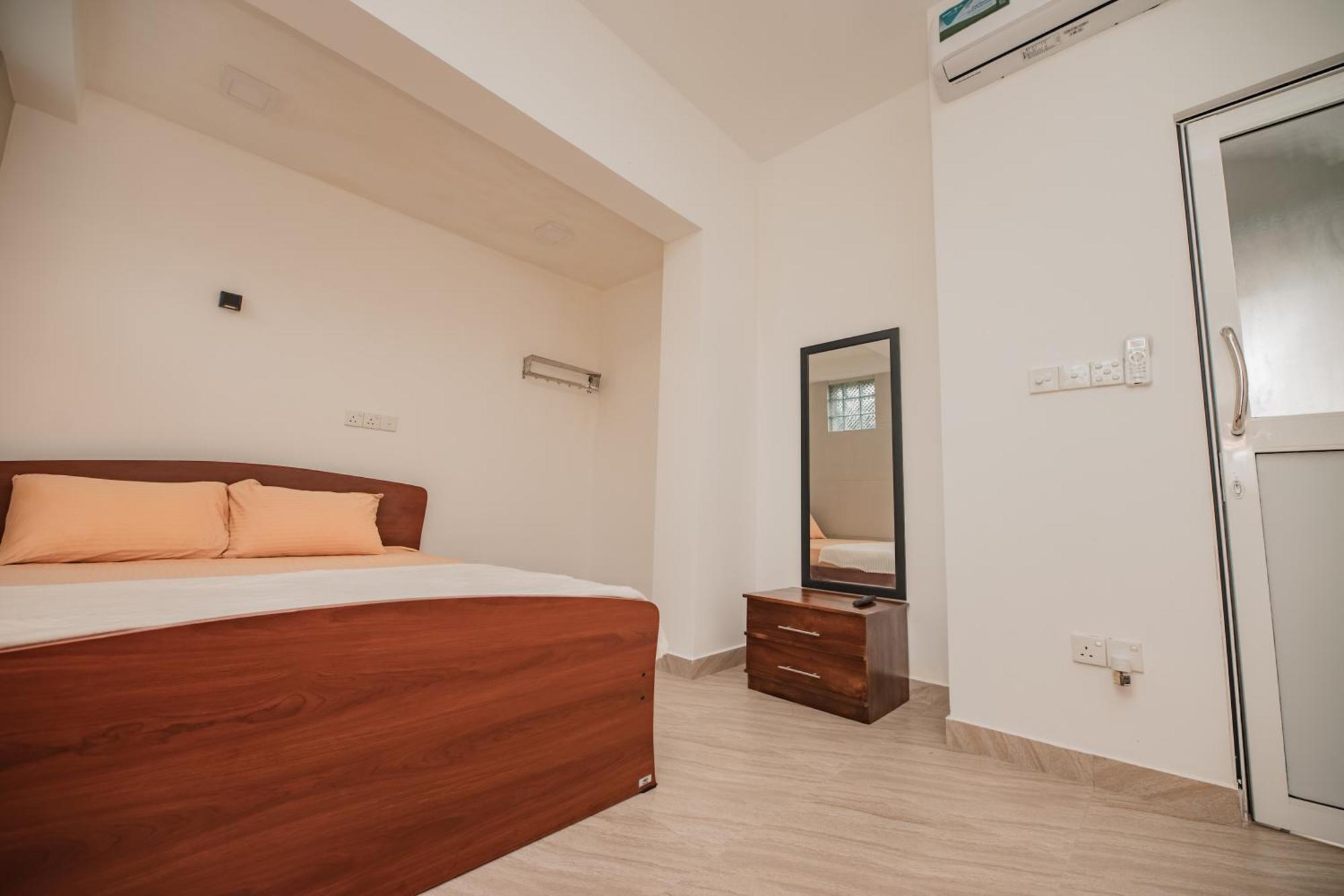 Hotel Nnr Wattala Extérieur photo